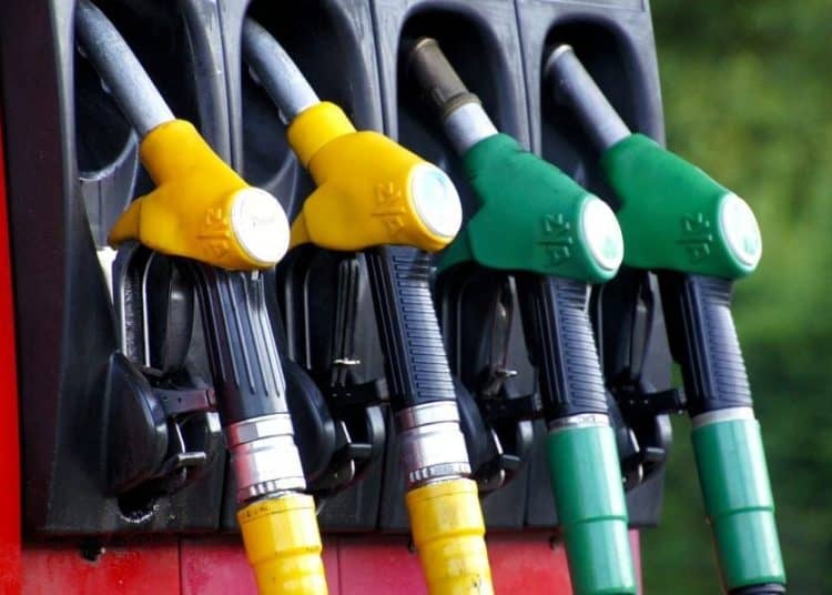 Petrol price still on course to break record R16/litre, but AA says it could be worse缩略图