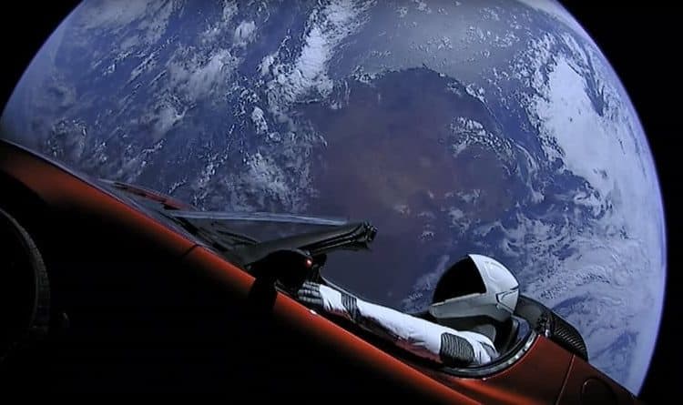 Elon Musk's best mic drop moment involves his own Tesla缩略图