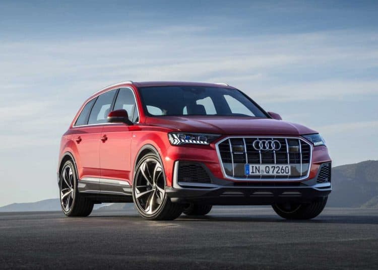Audi updates Q7 design and makes it better to drive too.缩略图
