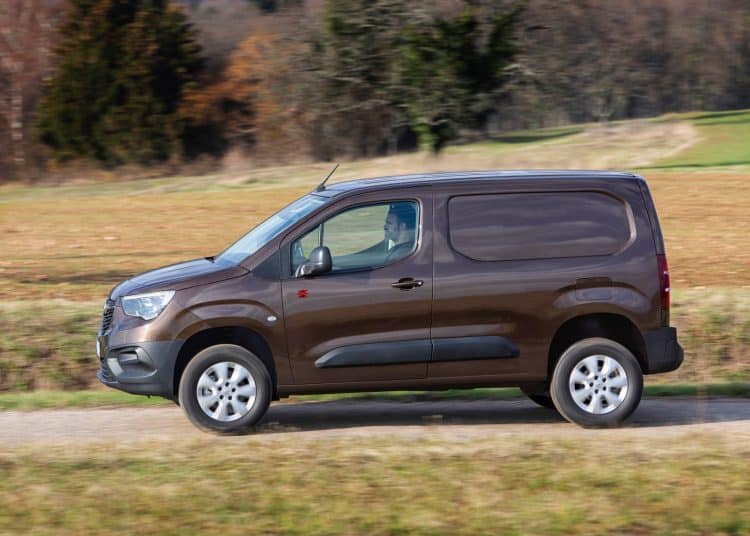 Opel makes adventurous Vanlife more attainable with Combo 4×4缩略图