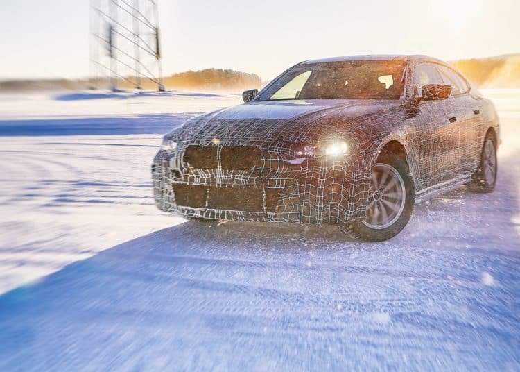 BMW driving values and huge battery powered range, with new i4.缩略图