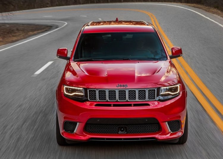 Jeep's supercharged Trackhawk is a supercar worthy SUV缩略图