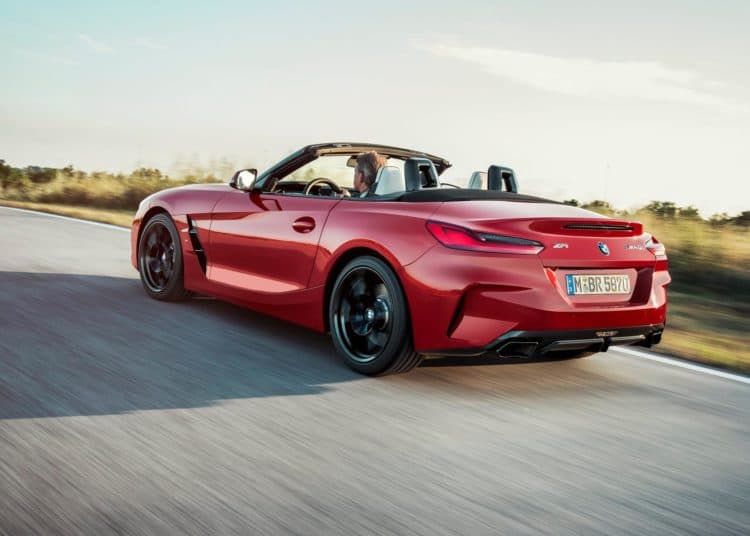 BMW returns to traditional roadster values with its new Z4缩略图