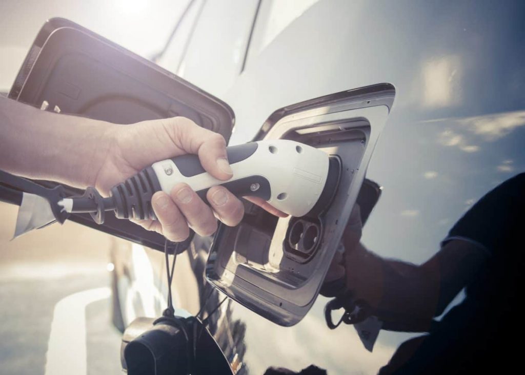 Why driving an electric vehicle makes sense in this economic climate缩略图