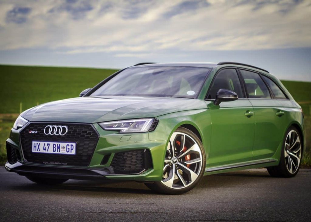 RS4 Avant is Audi's supercar rivalling station wagon缩略图