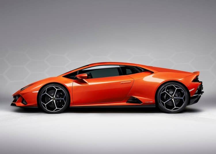 Huracán Evo is a V10 Lamborghini configured for the purist driver缩略图