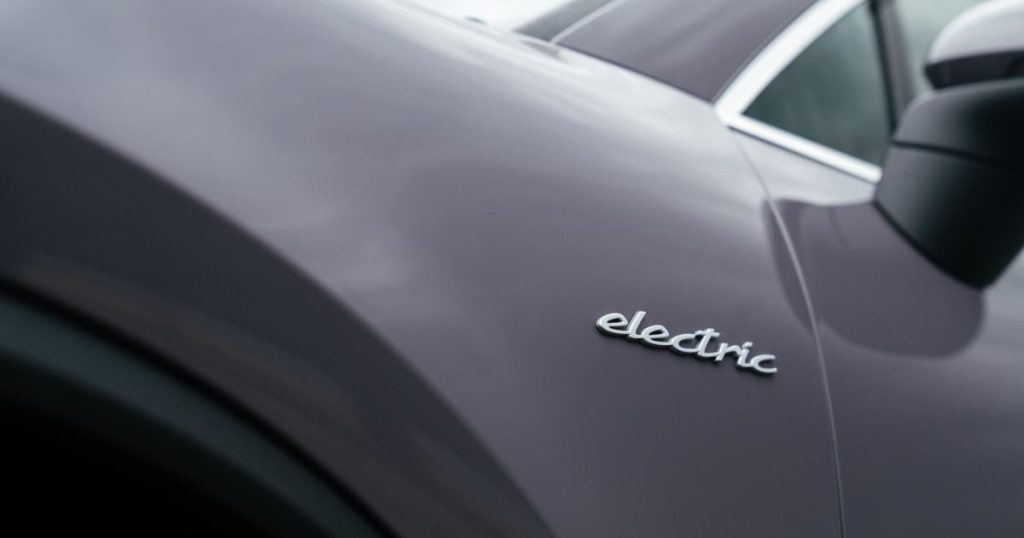 Porsche admits mistake on electric-only strategy – report