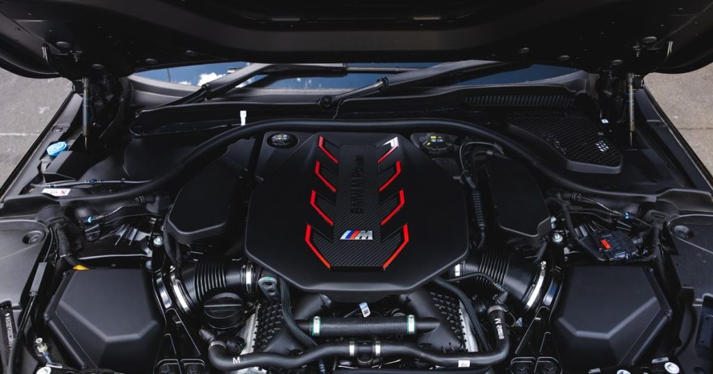 BMW scraps end date for V8 and V12 engine production