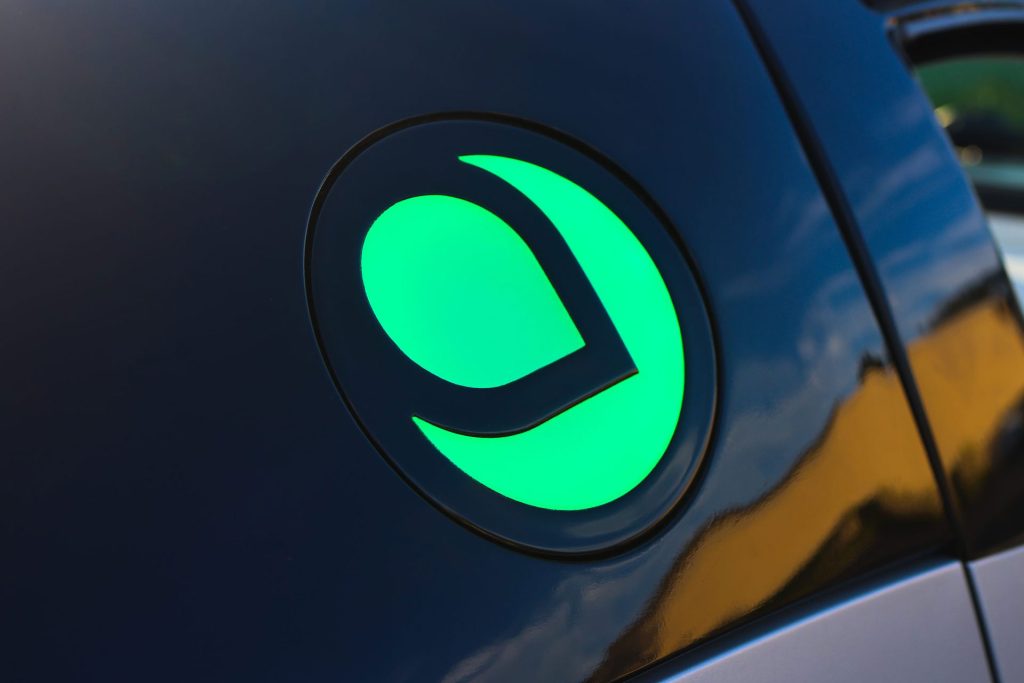 Aptera Motors prices US$9m public stock offering