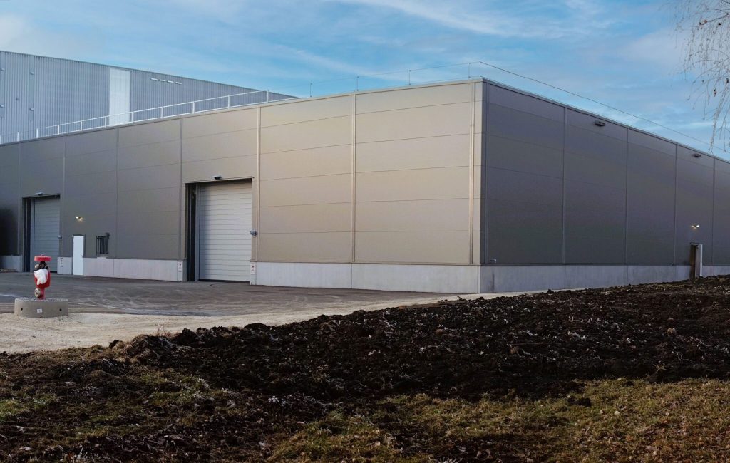 Daimler Buses opens remanufacturing logistics hub