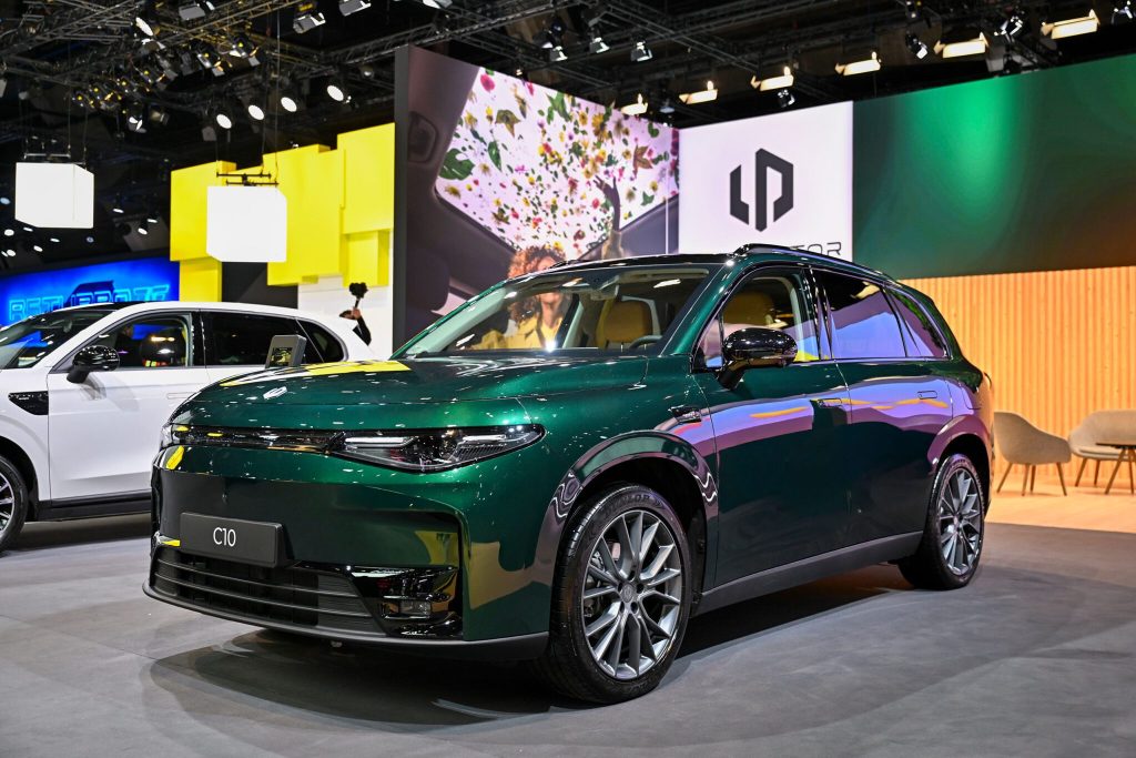 Leapmotor debuts B03X, B05 at Brussels show