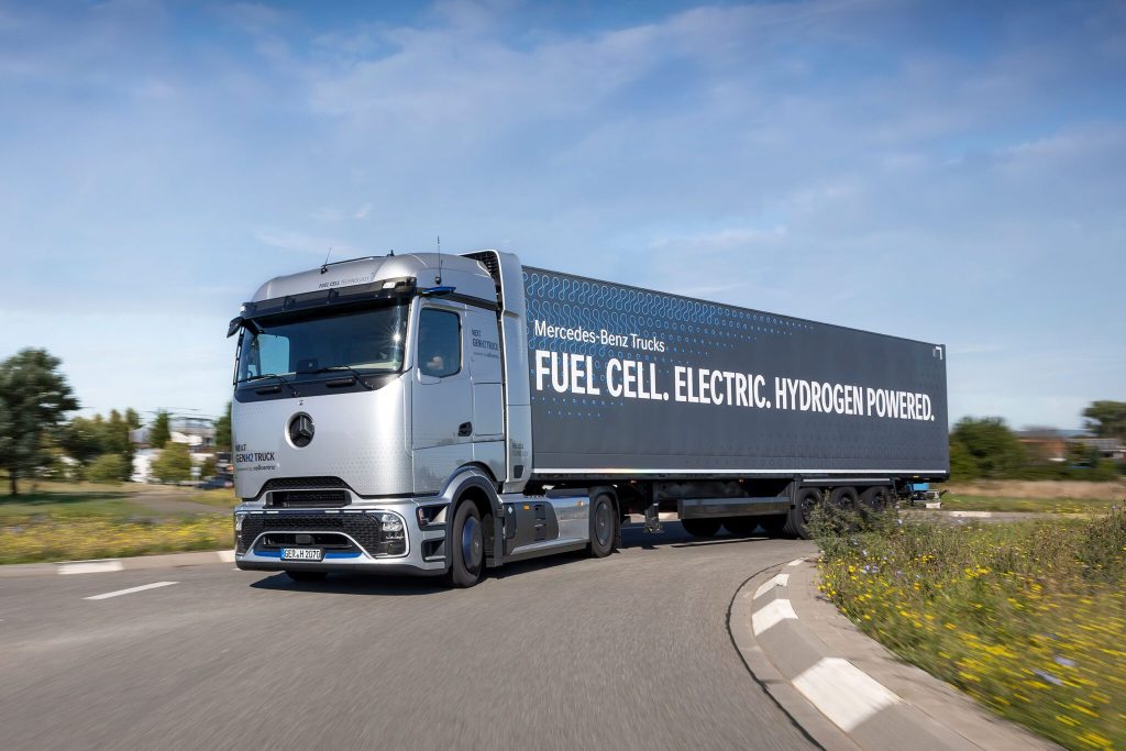 Daimler Truck unveils NextGenH2 hydrogen truck