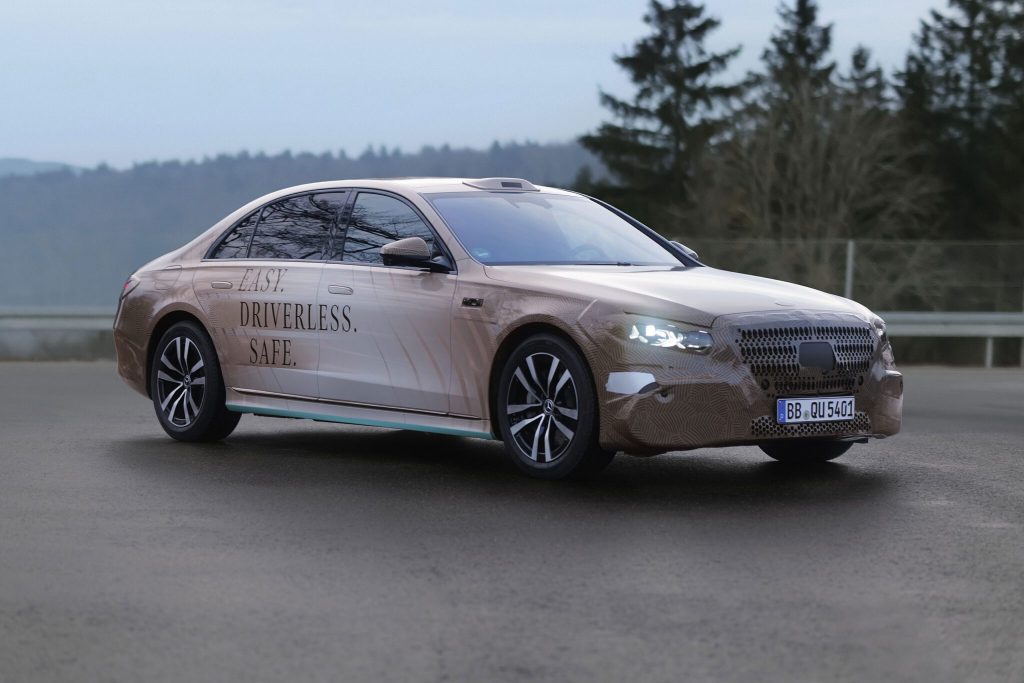Mercedes-Benz accelerates robotaxi development
