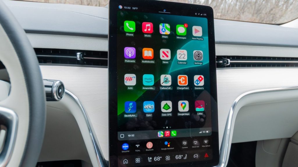 Volvo Keeping Apple CarPlay, Refuses to ‘Force You To Something’