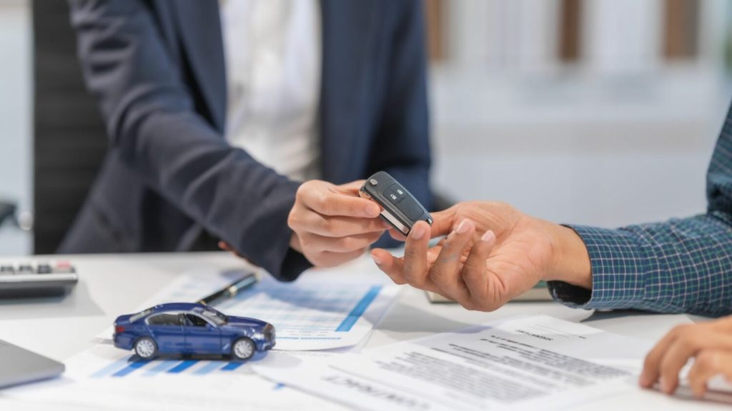 January auto credit holds steady with higher subprime lending, longer terms, and rising borrowing costs for U.S. car buyers.