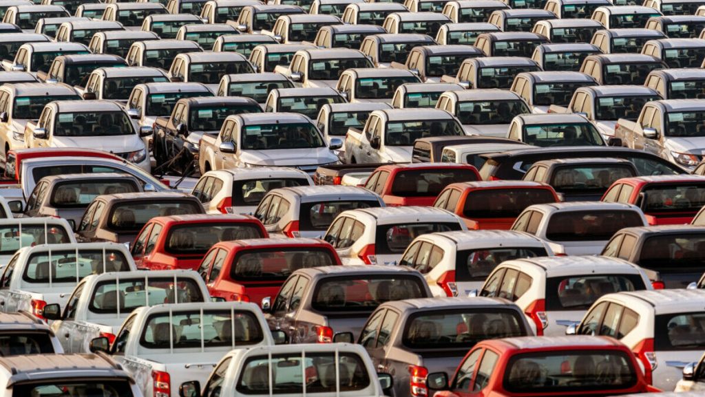 Canadians warm up to Chinese EVs ahead of tariff reductions