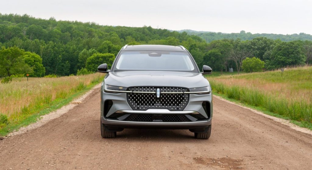 Lincoln Reportedly Planning a Reskinned Bronco as a Mercedes G-Class Rival: TDS