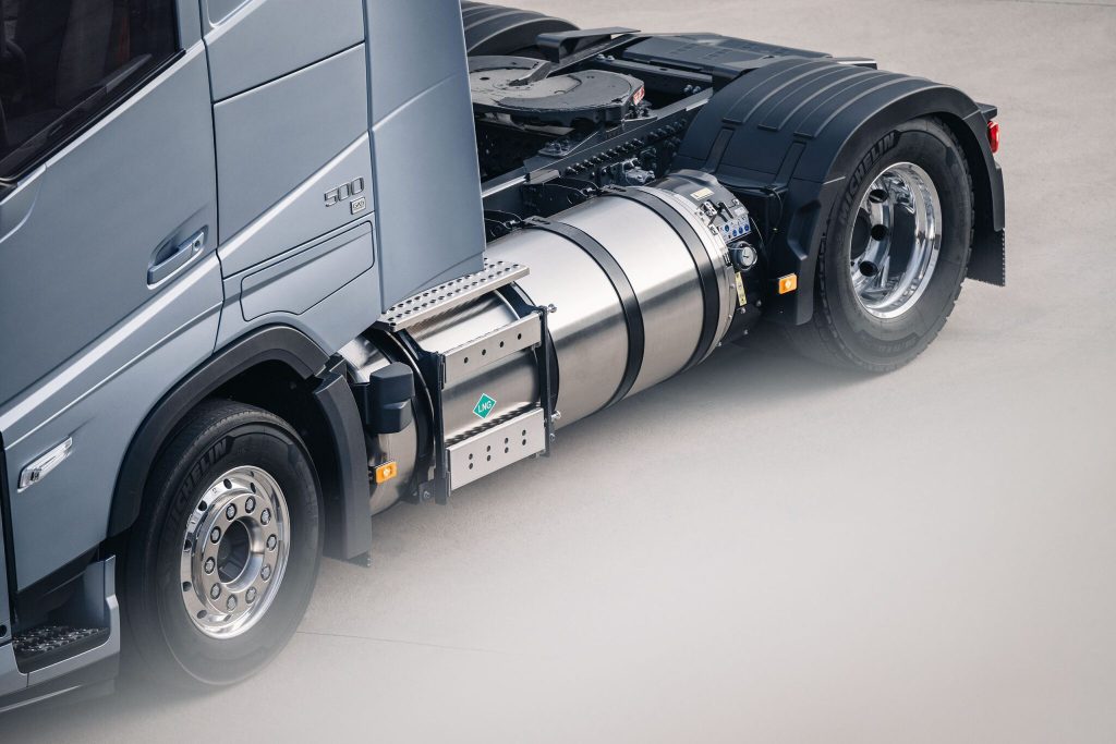 Volvo Trucks passes 10,000 gas-powered truck milestone