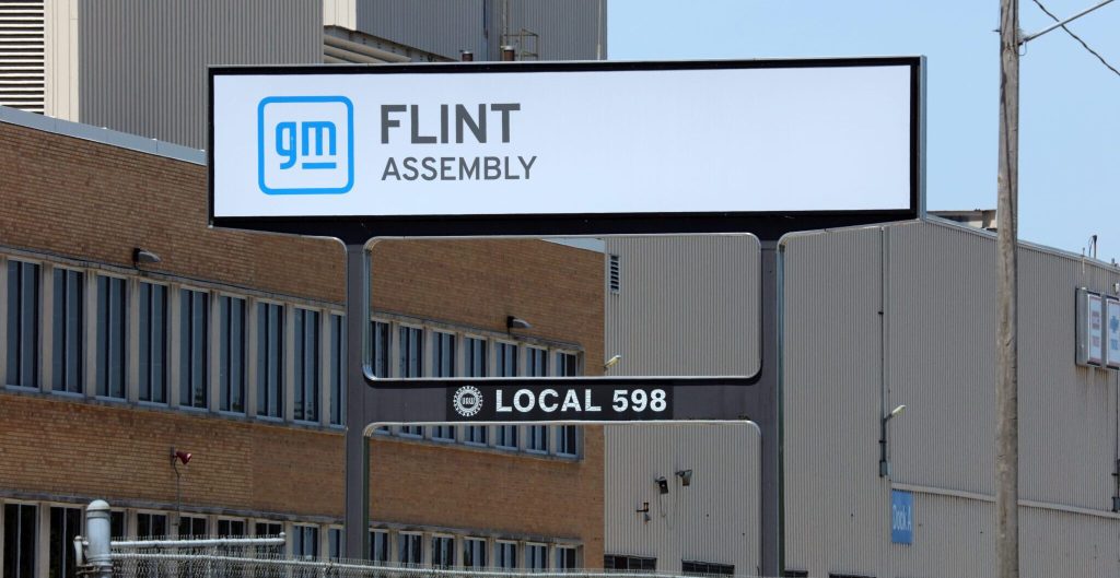 GM boosts pickup output in Flint while idling EV plant