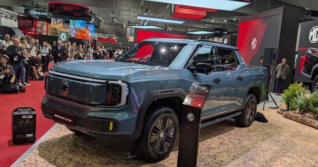 MG Australia previews expanded ute range with EV, black edition