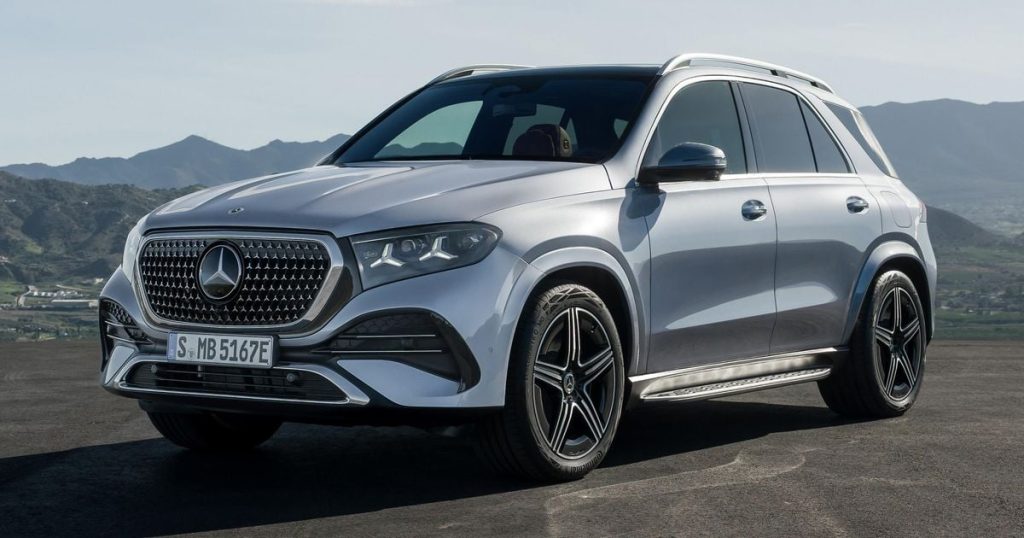 2027 Mercedes-Benz GLE facelift bulks up on stars and screens