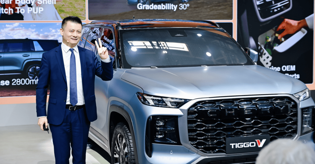 Chery debuts Tiggo V transformable family SUV at Auto China