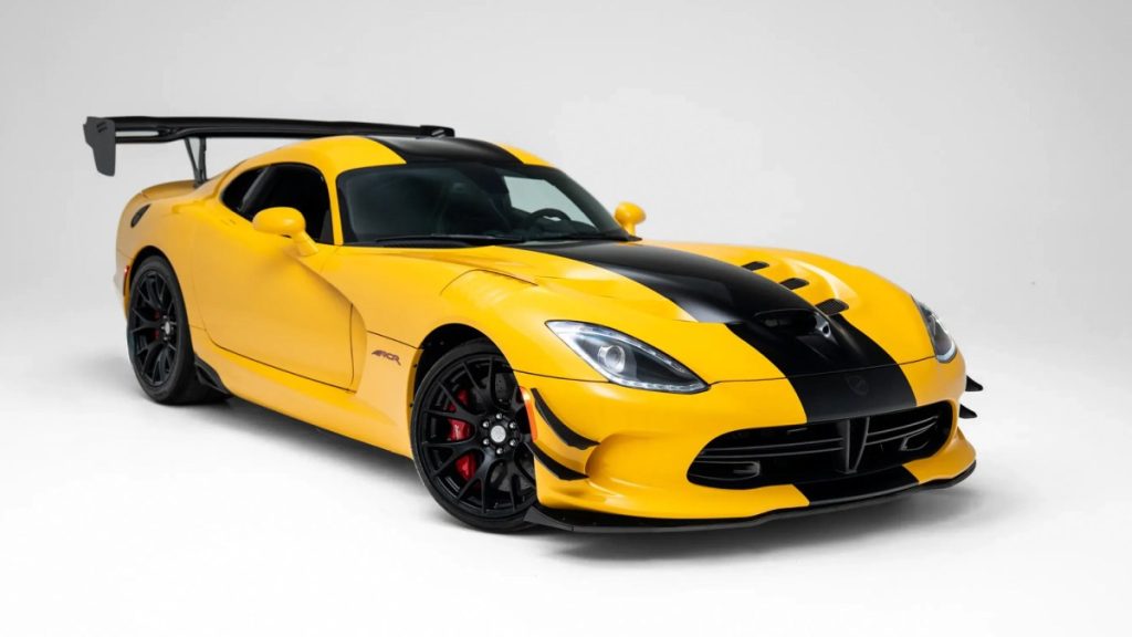 This 44-Mile Dodge Viper ACR-Extreme Just Set an Auction Record at $532,999