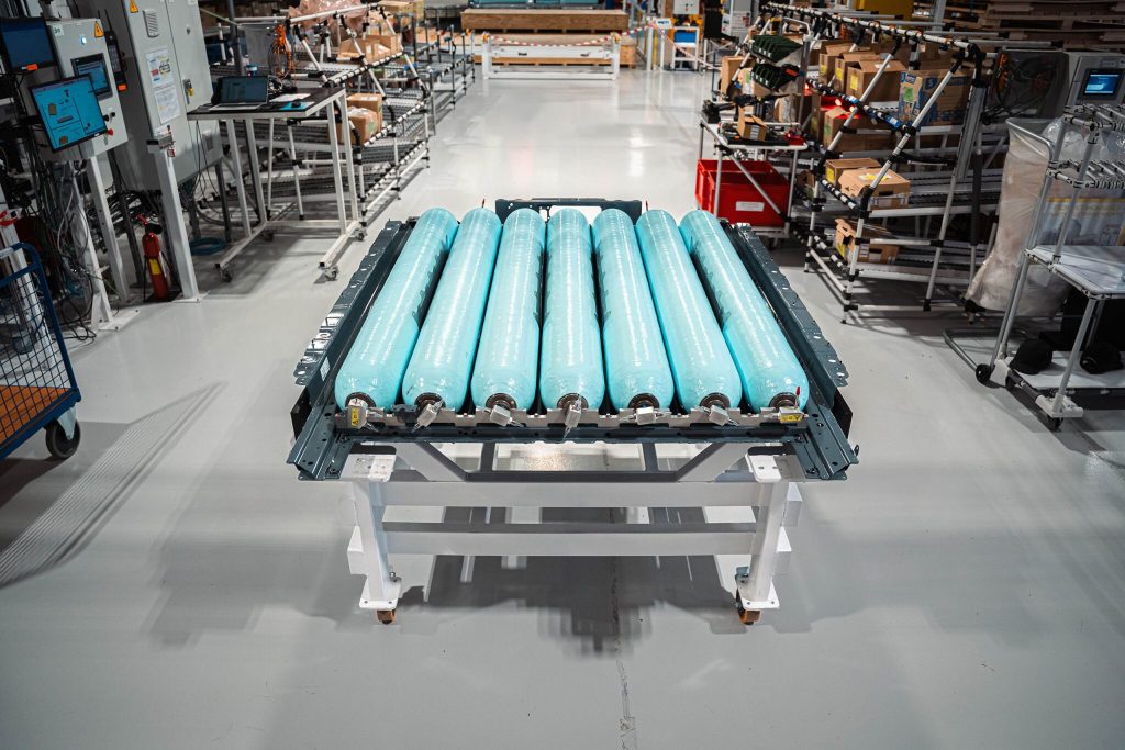 BMW reveals flat hydrogen storage for iX5 Hydrogen