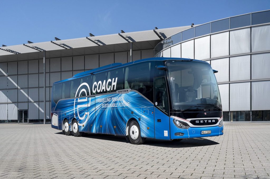 Daimler Buses backs charging services with €200m