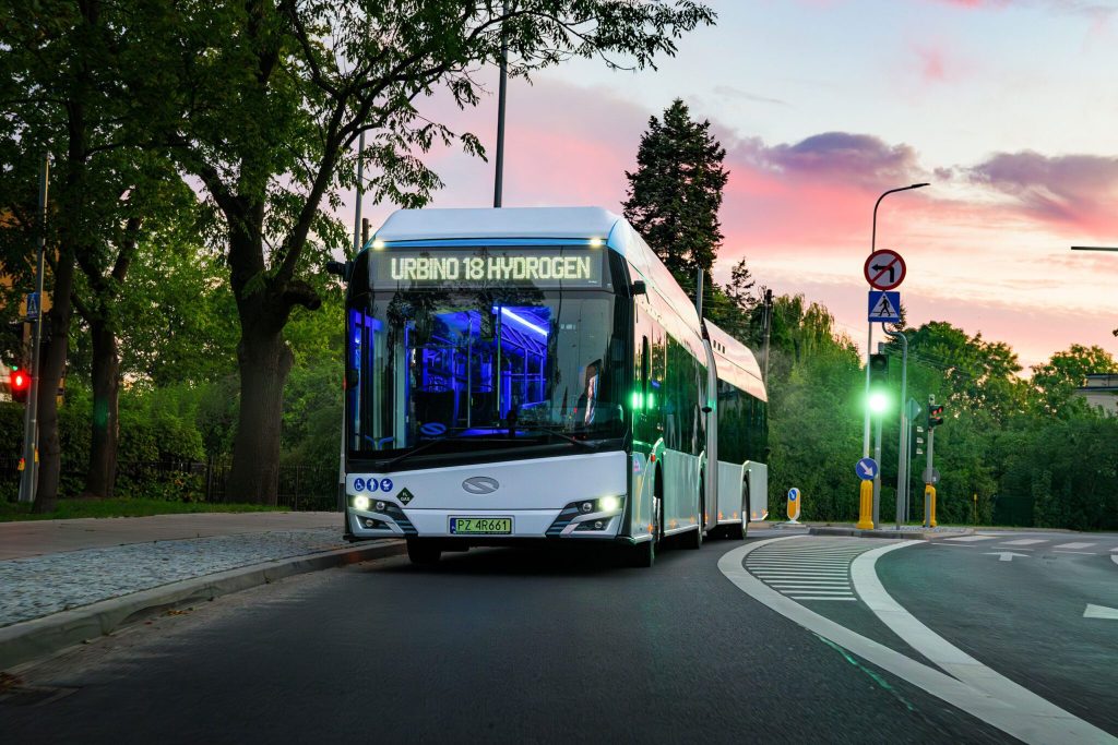 Krefeld takes 19 more Solaris hydrogen Urbino buses