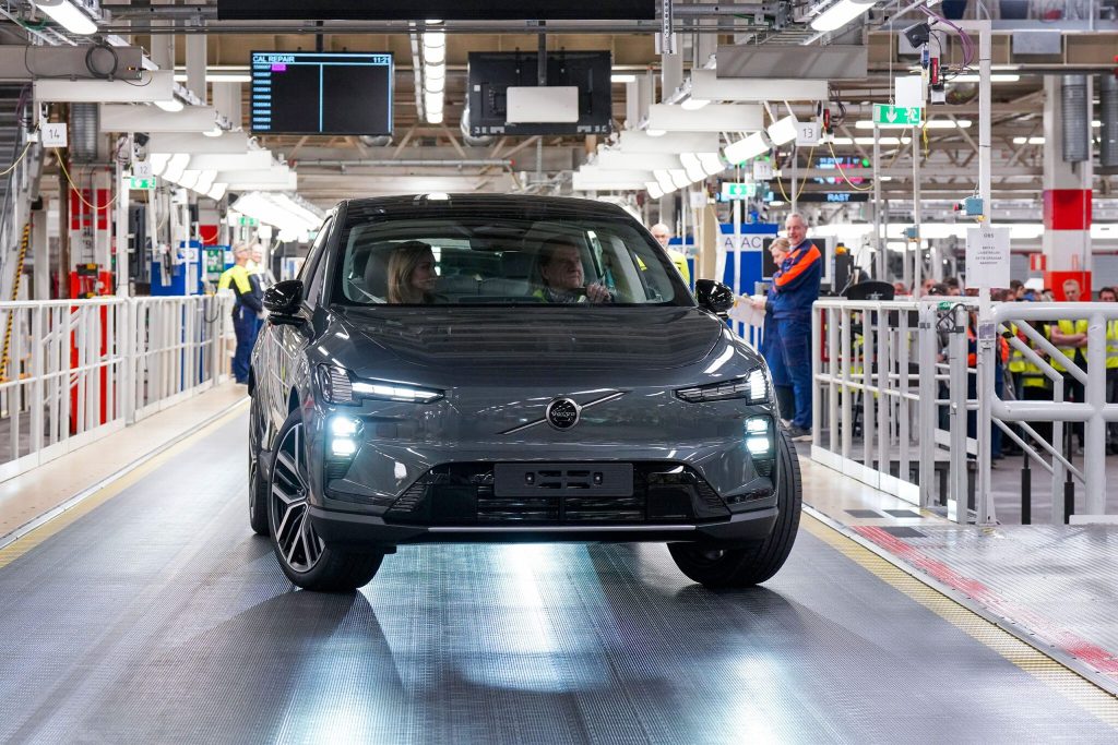 Volvo Cars starts EX60 production at Torslanda