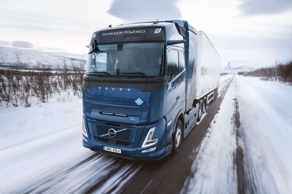 Volvo Trucks begins road testing hydrogen combustion trucks