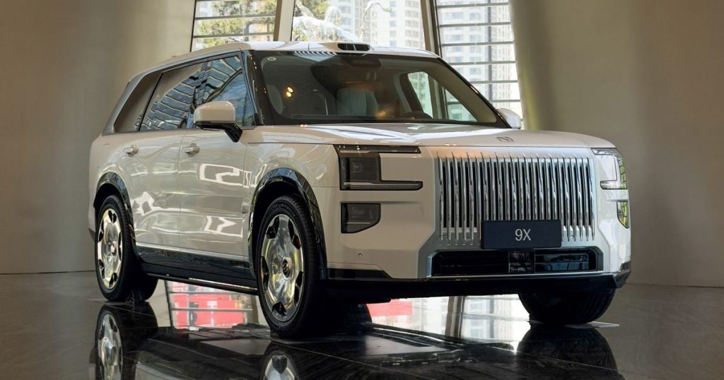 Zeekr gunning for the Germans and their performance arms with new plug-in SUVs